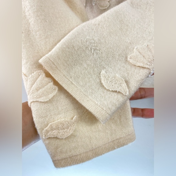 Pendleton Women’s Sz LP Cardigan Sweater Floral Bead Design Ivory Merino Wool - Picture 5 of 8